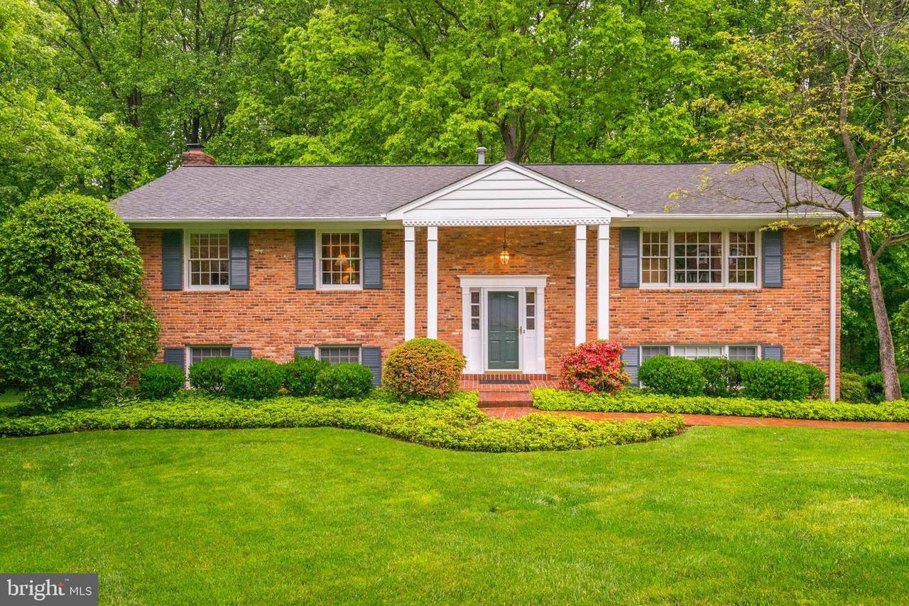 1725 Fox Run Court - Photo 1