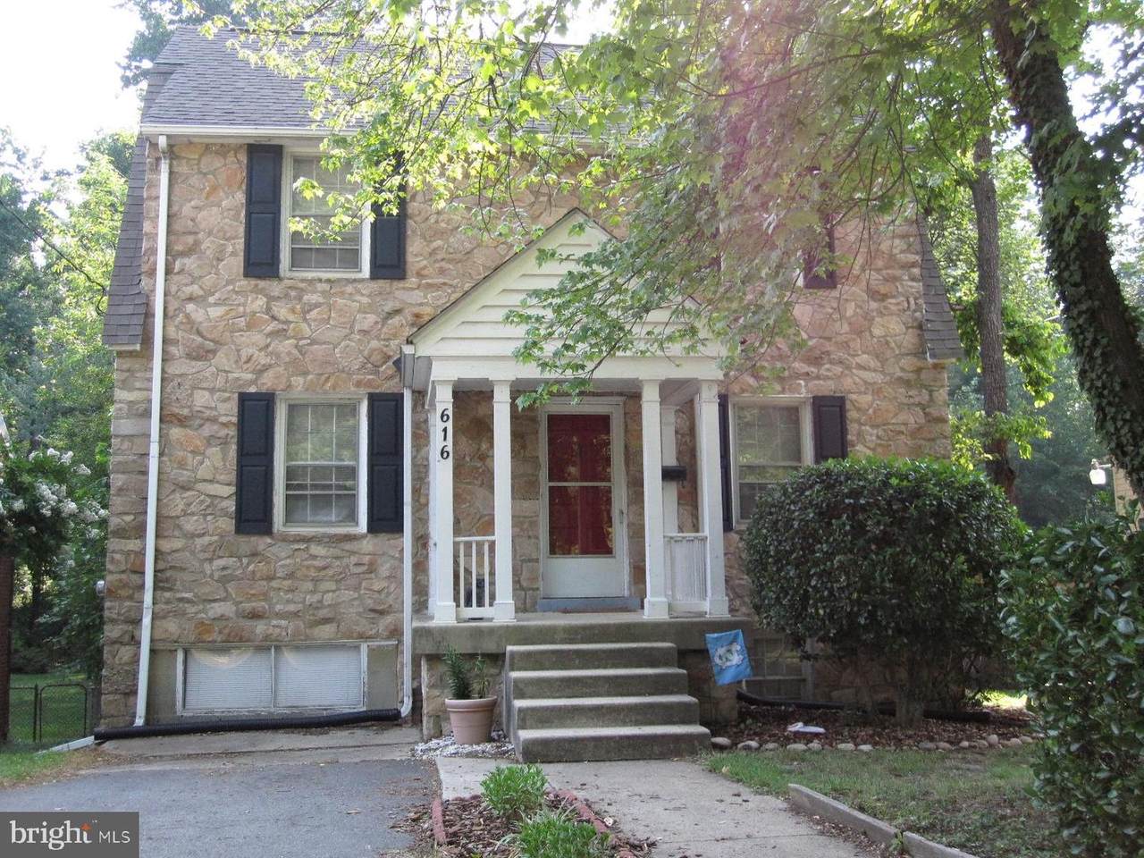 616 Abingdon Street - Photo 1