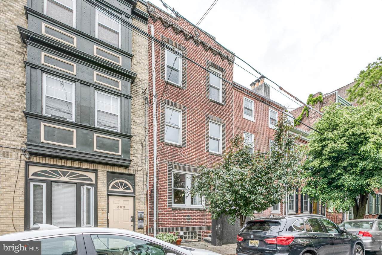 302 Catharine Street - Photo 1
