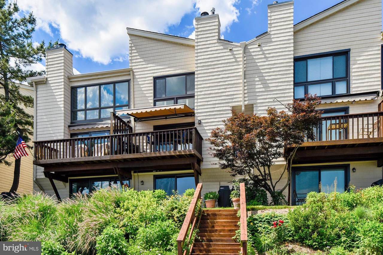 686 Fairview Avenue - Photo 1