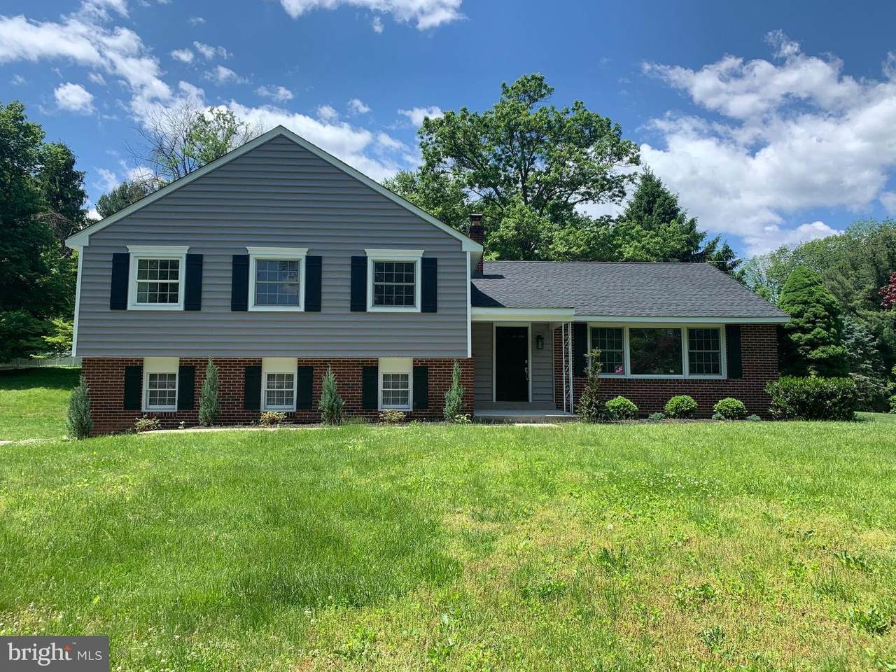 914 Newtown Road - Photo 1