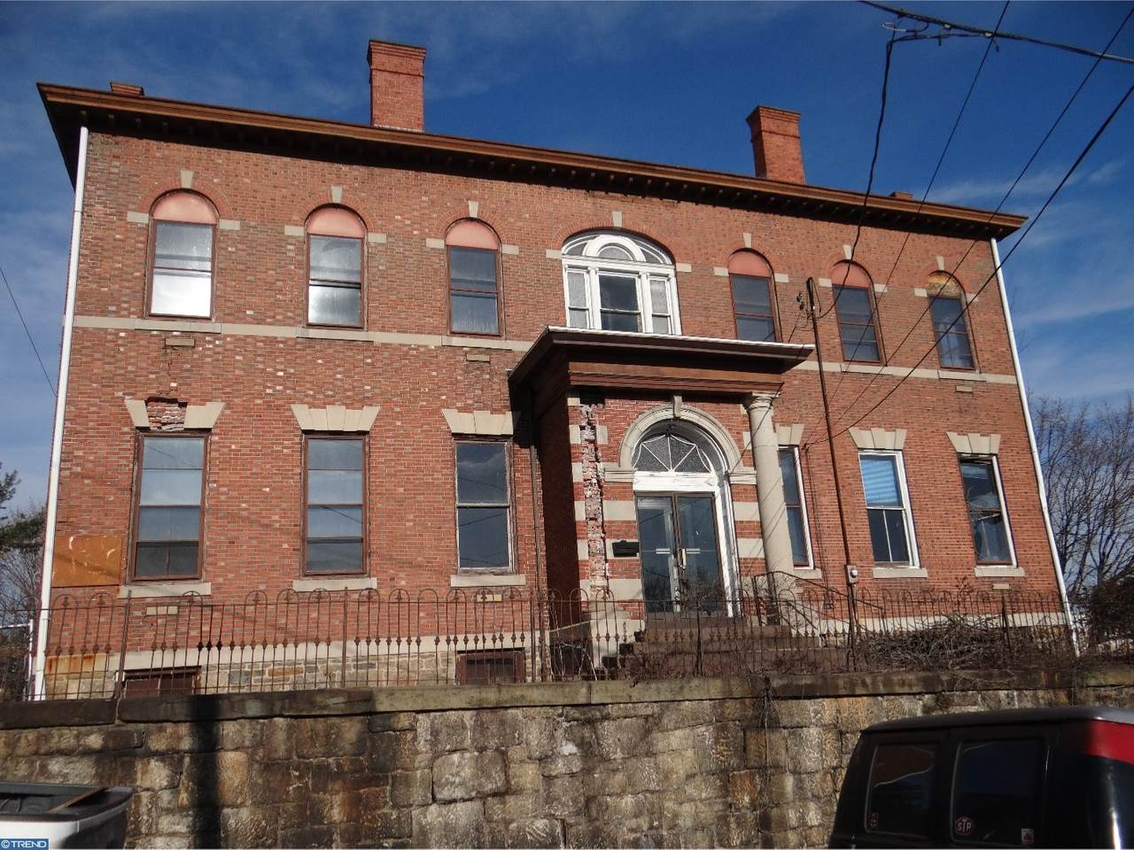 418 Race Street - Photo 1