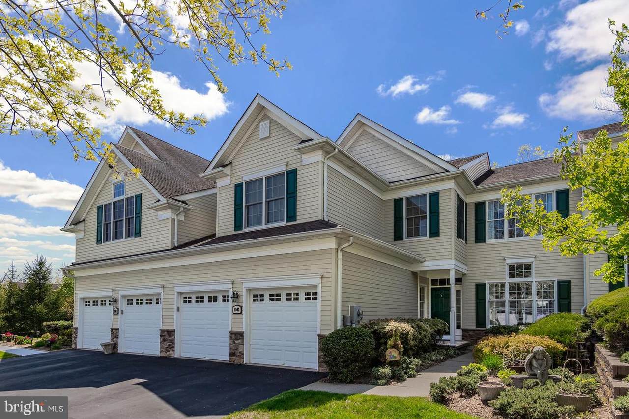 1502 Farley - Photo 1
