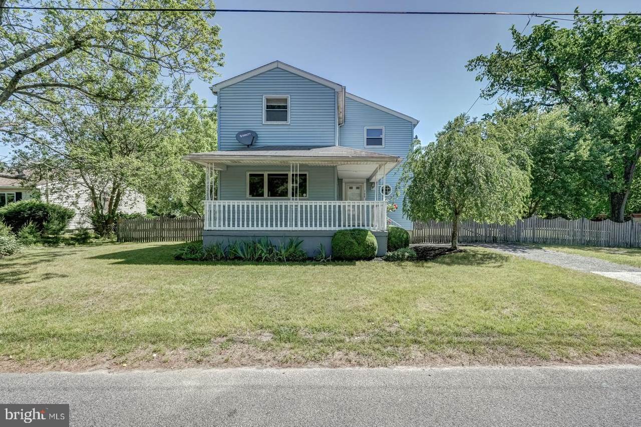 388 Gardens Avenue - Photo 1