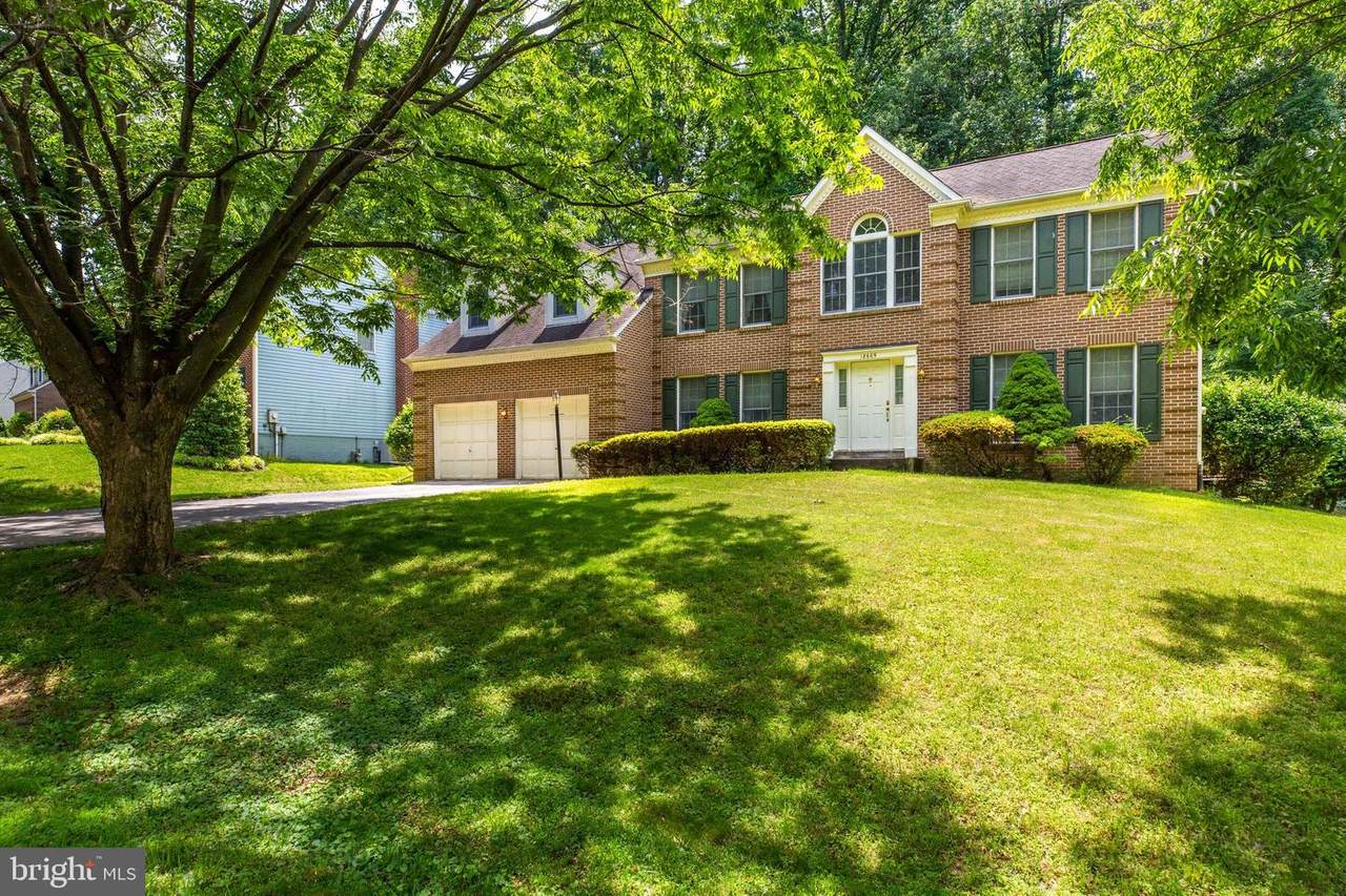 18669 Queen Elizabeth Drive - Photo 1