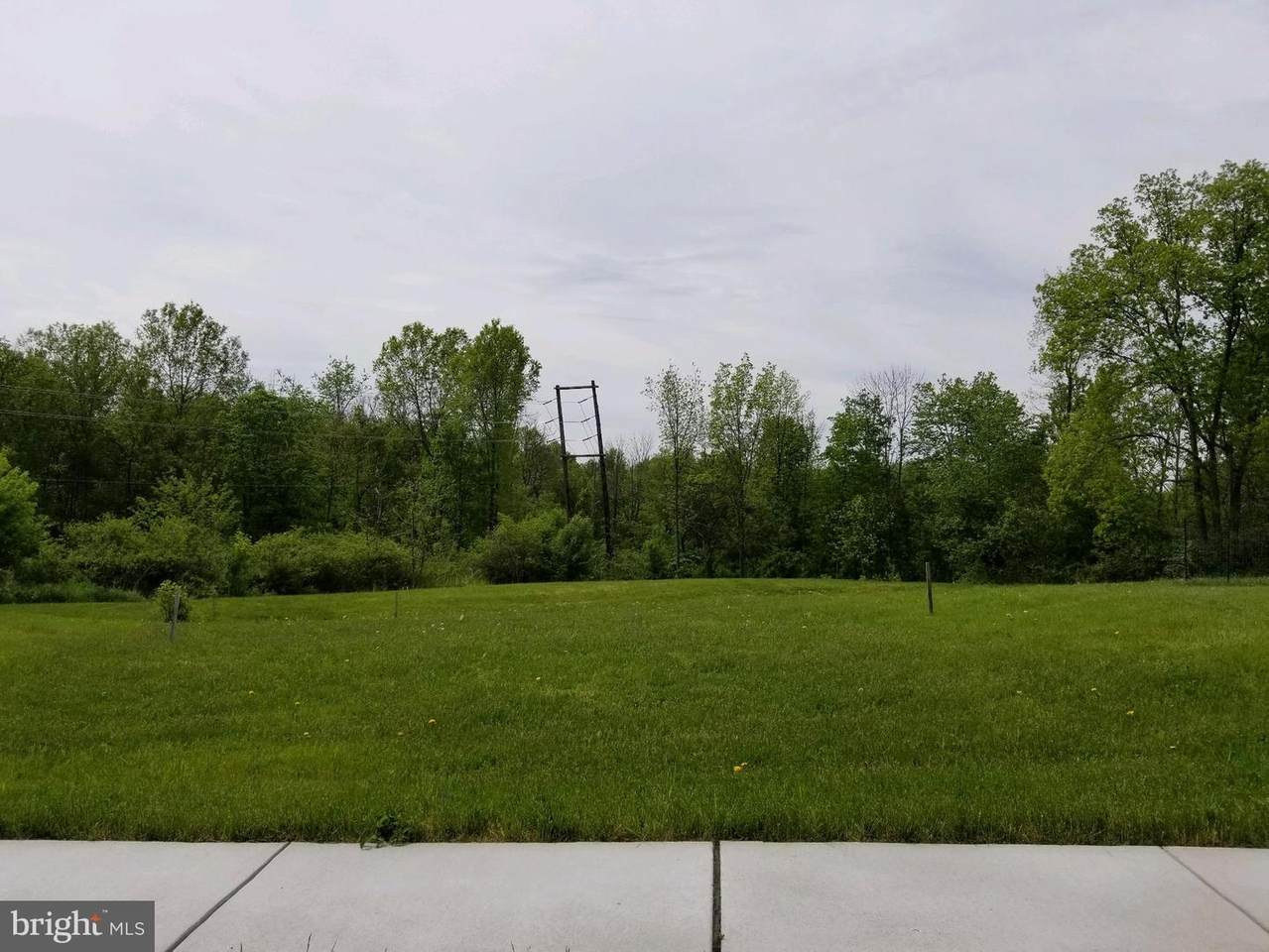 29 Bud Avenue - Photo 1