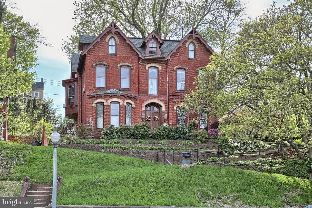 315 Centre Street - Photo 1