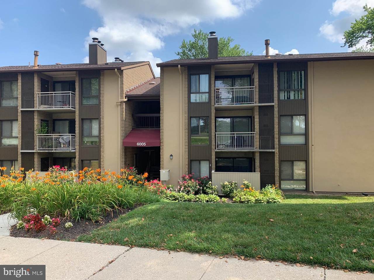 6005 Majors Lane - Photo 1