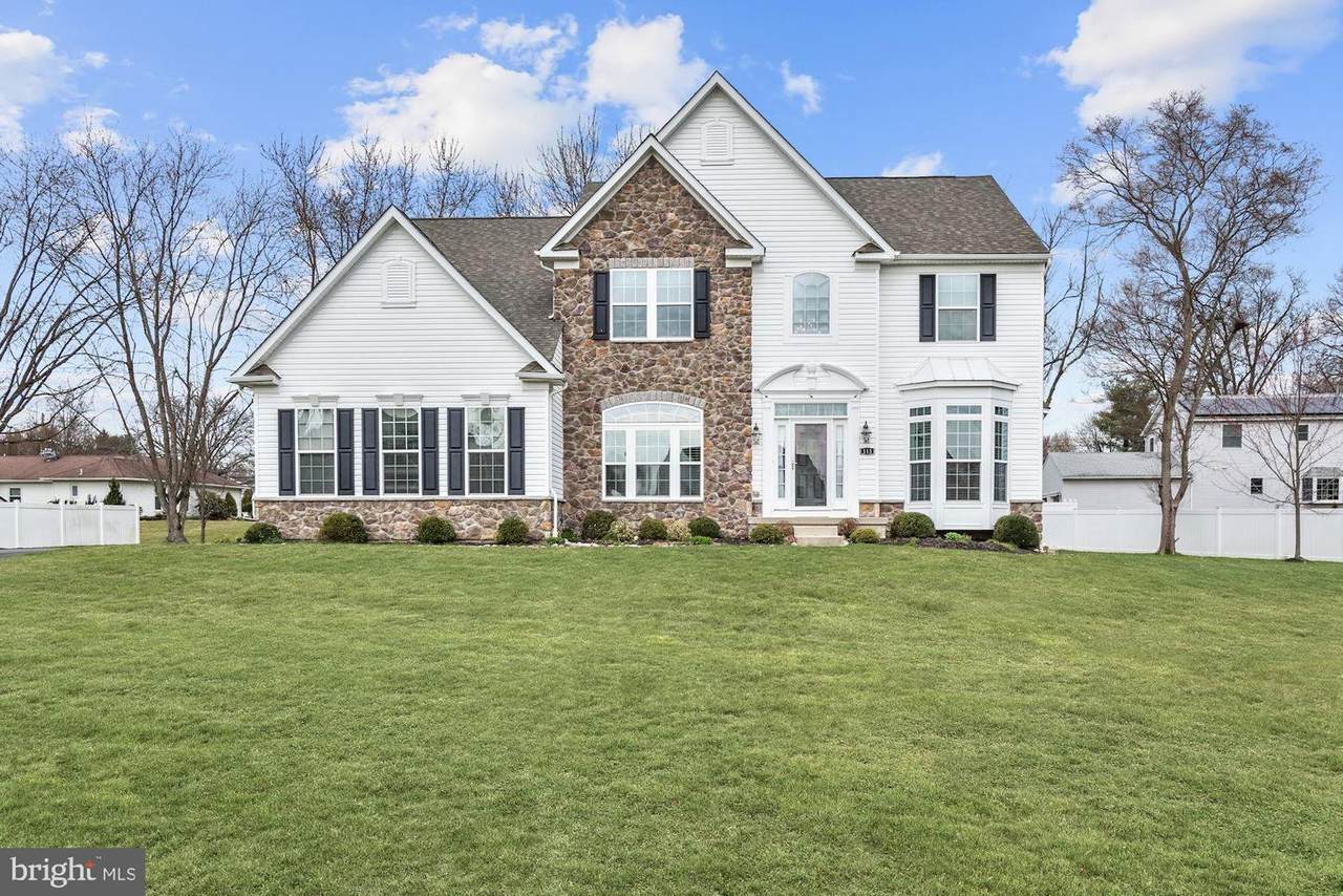 113 Green Briar Court - Photo 1