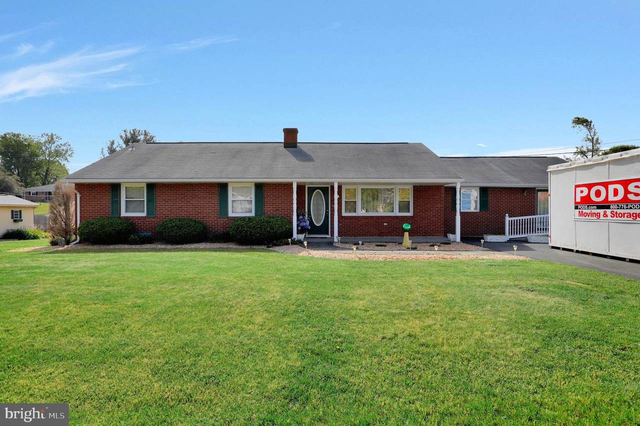 15 Springcrest Drive - Photo 1