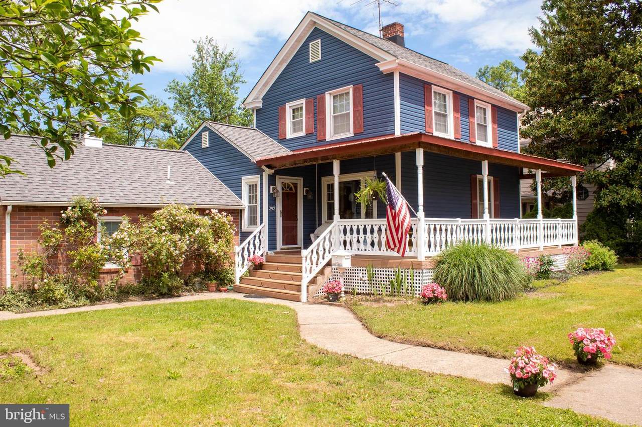 292 C Street - Photo 1