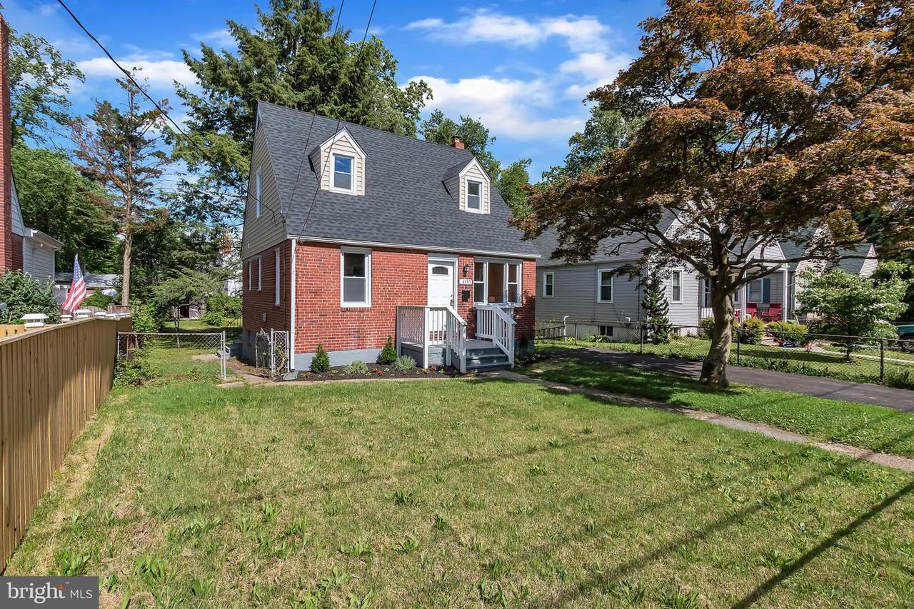 6307 Everall Avenue - Photo 1