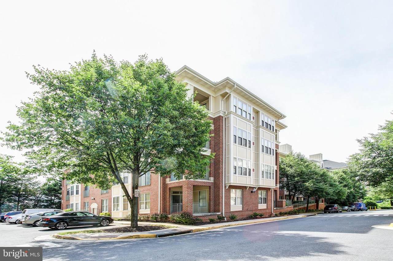1855 Stratford Park Place - Photo 1