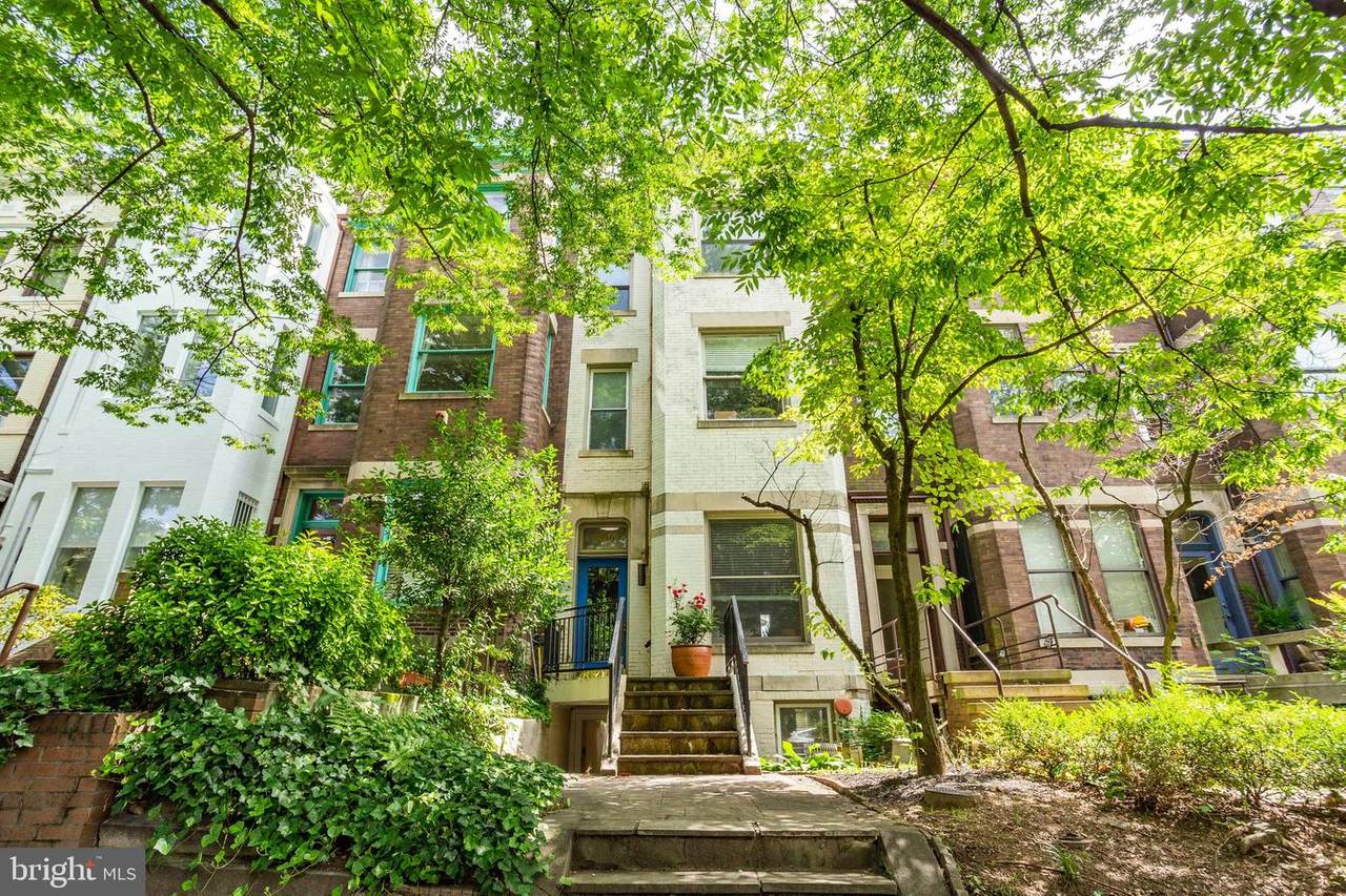 1946 Calvert Street - Photo 1