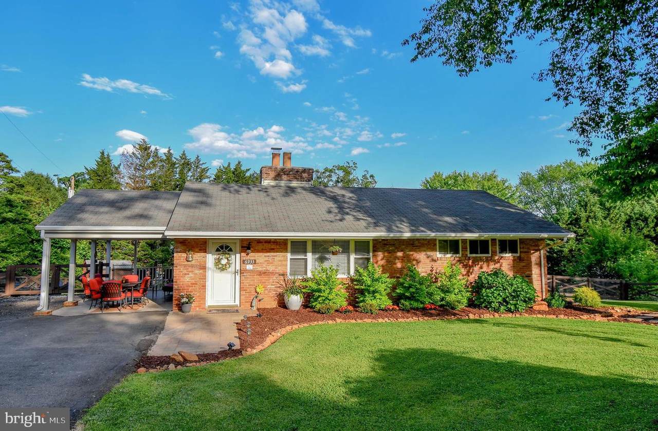 6933 Blantyre Road - Photo 1