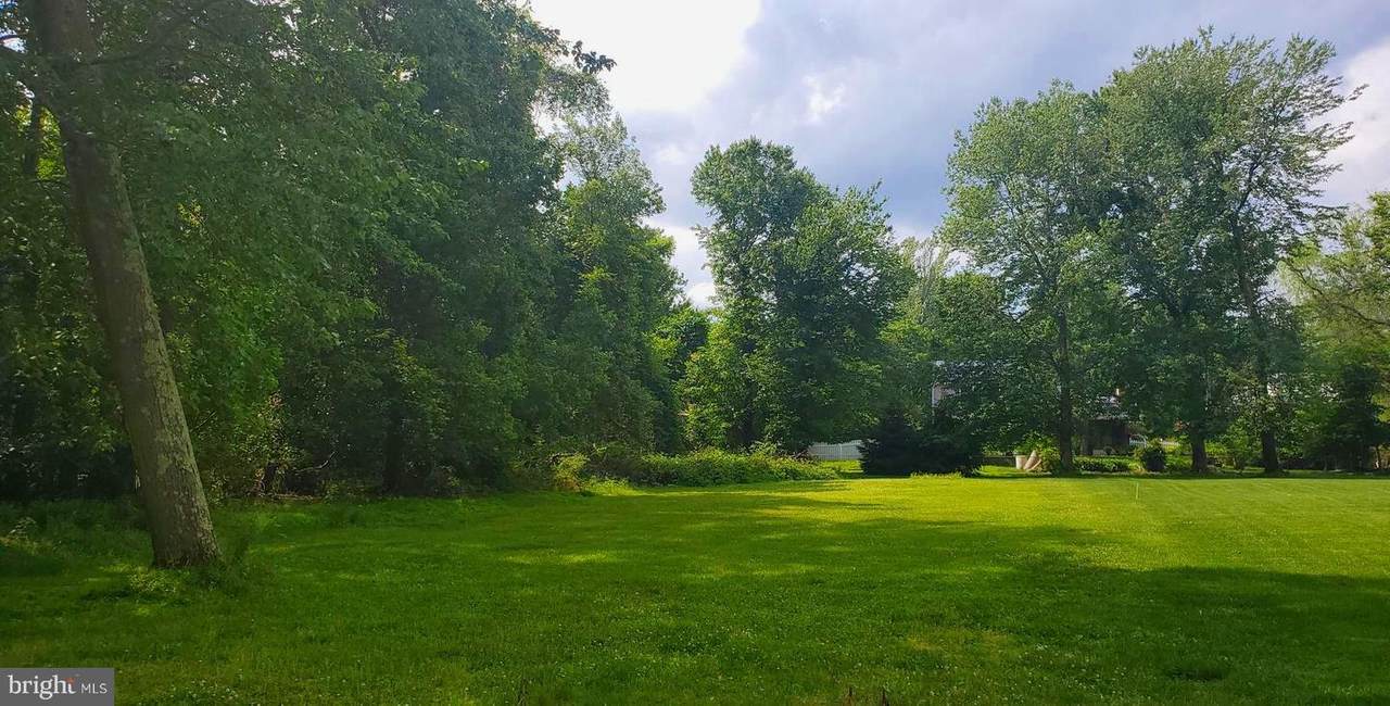 54 Leroy Avenue - Photo 1