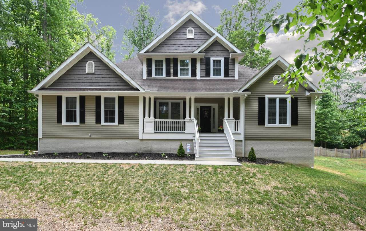 104 Brookewood Drive - Photo 1
