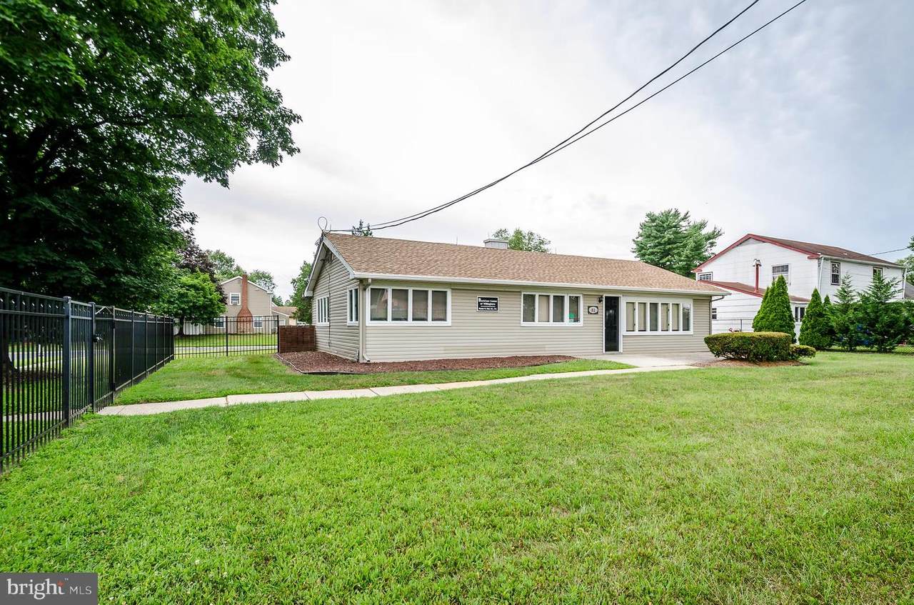 81 Somerset Drive - Photo 1