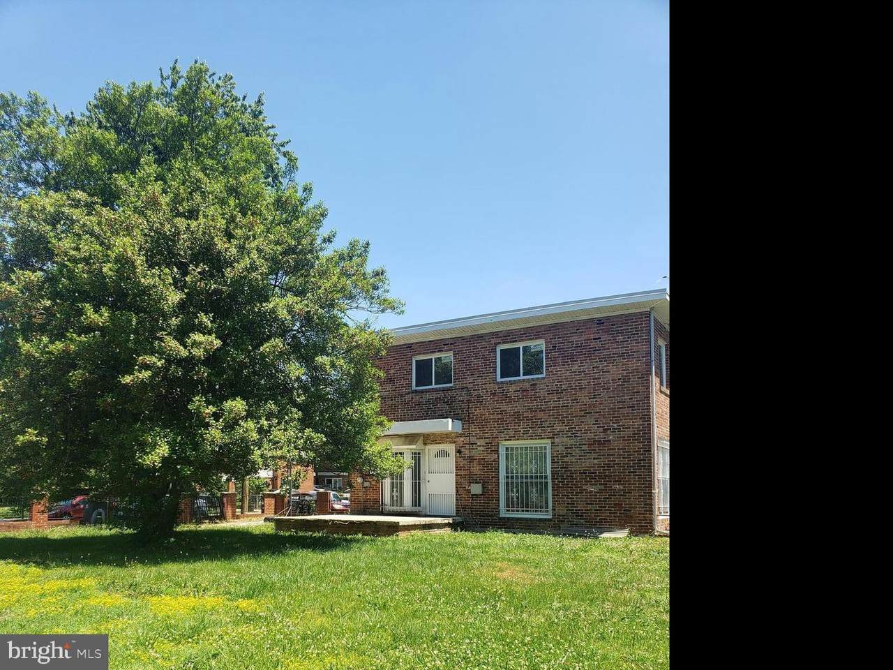 901 Meadows Court - Photo 1