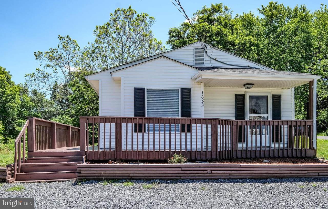 1632 Edgemont Avenue - Photo 1