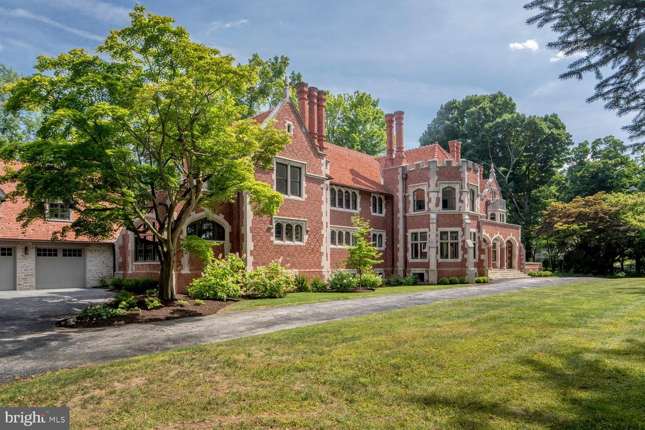 100 Pembroke Avenue - Photo 1