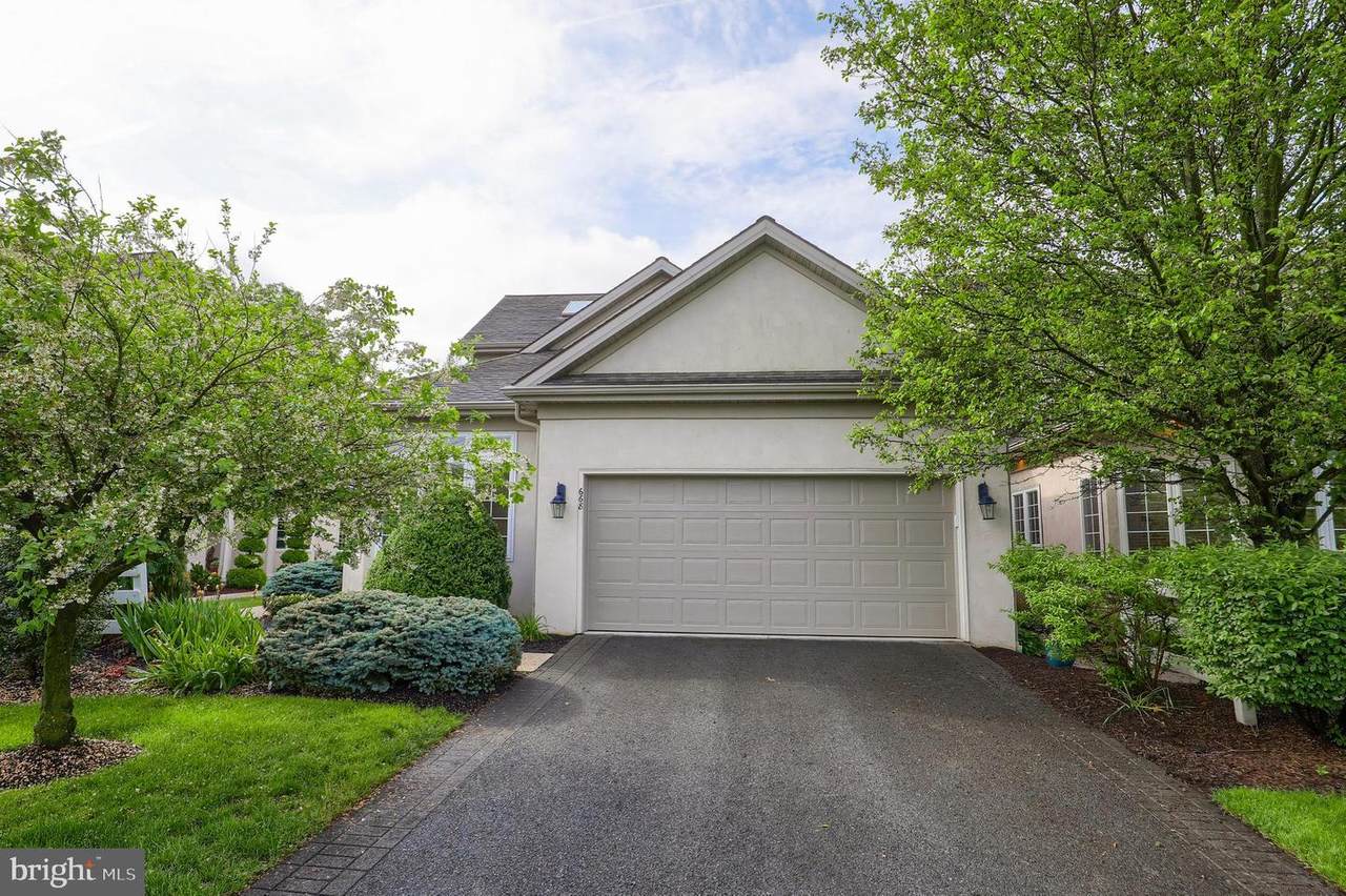 668 Woodfield Drive - Photo 1