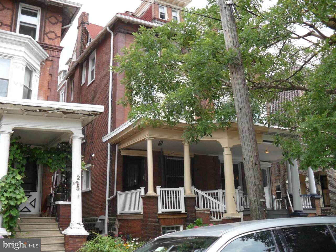227 46TH Street - Photo 1