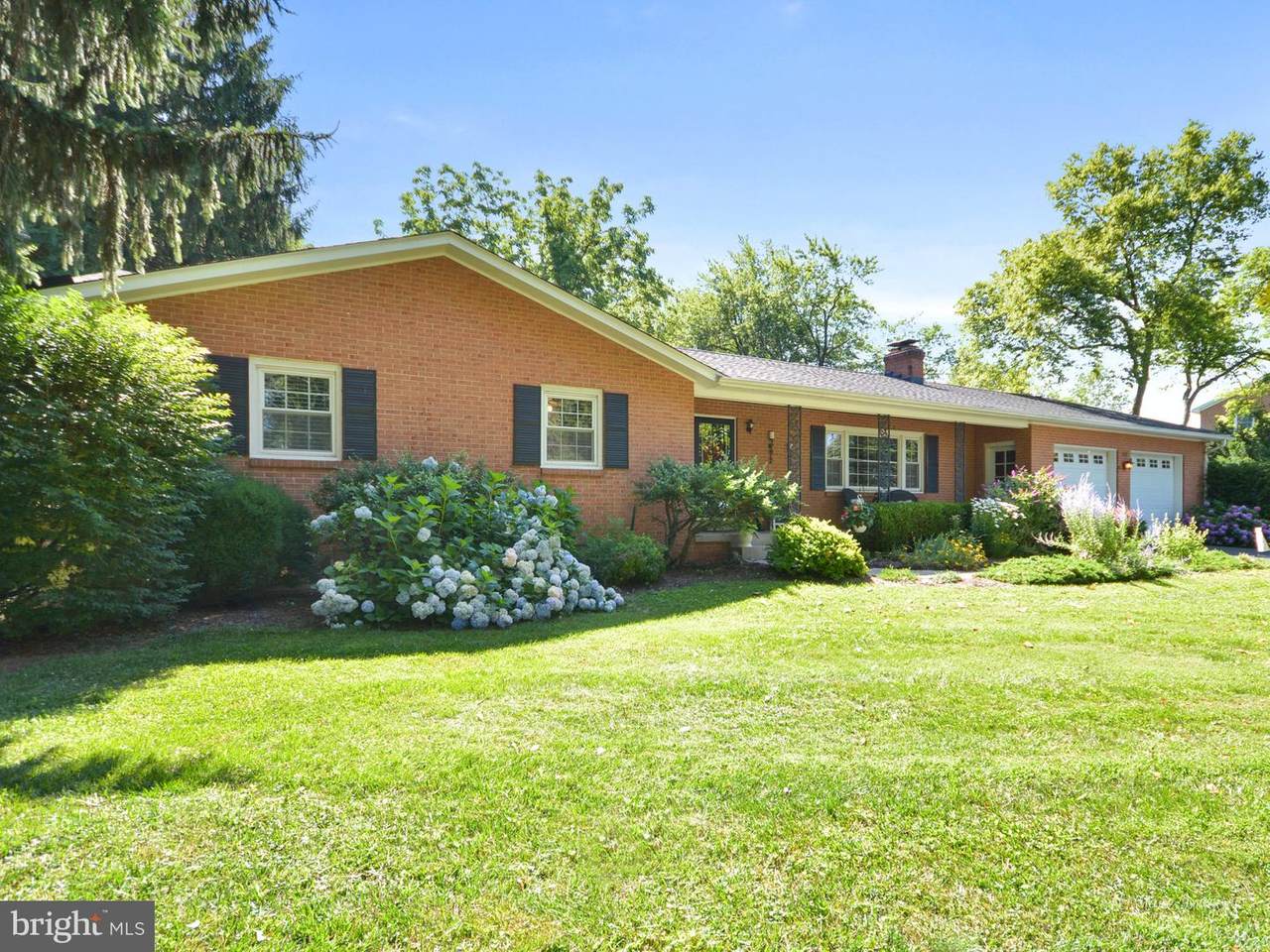 5729 Jefferson Boulevard - Photo 1