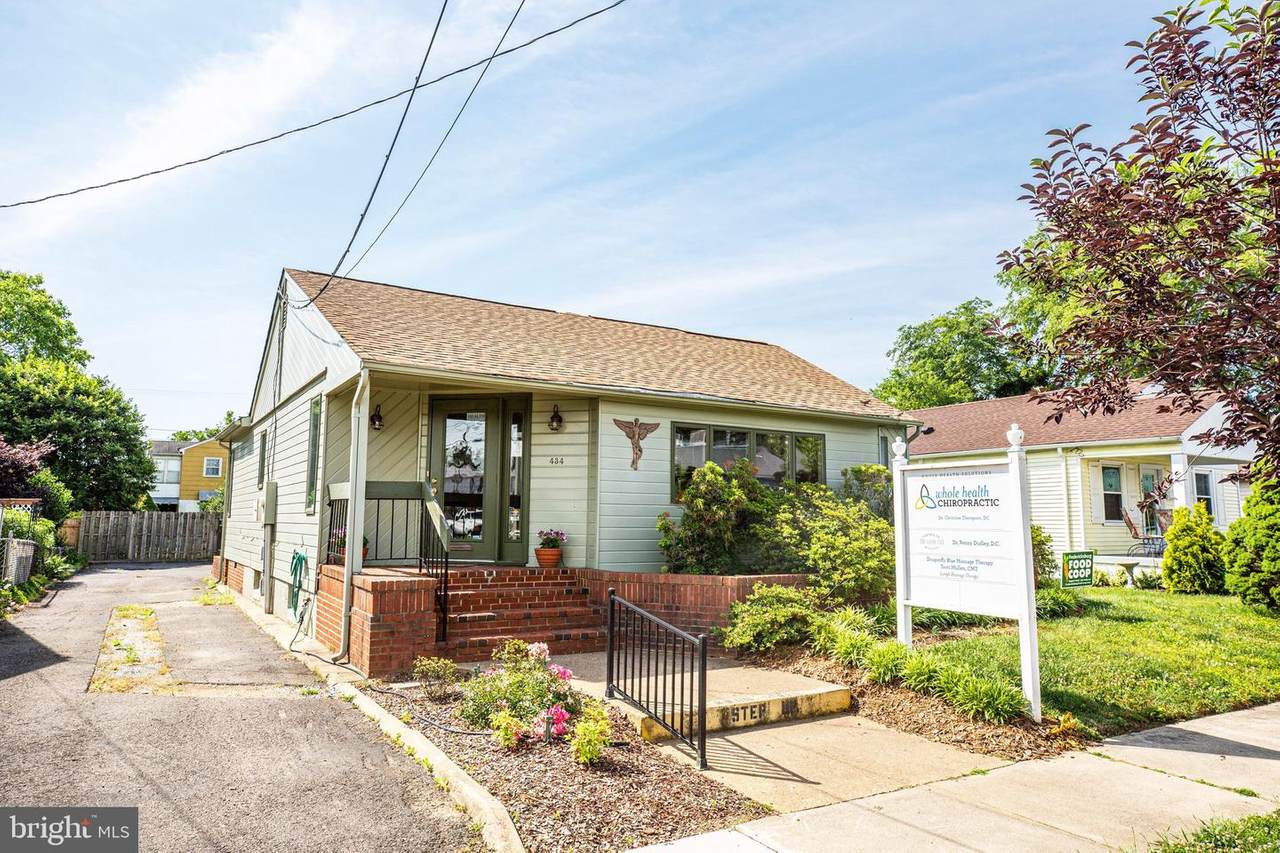 434 Bridgewater Street - Photo 1
