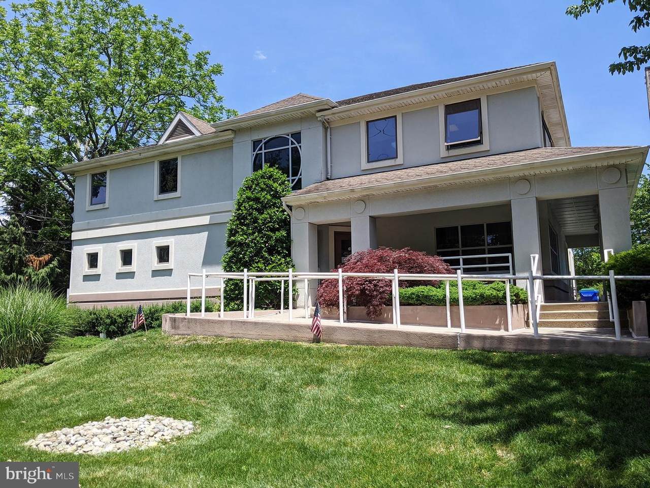 524 Maple Avenue - Photo 1