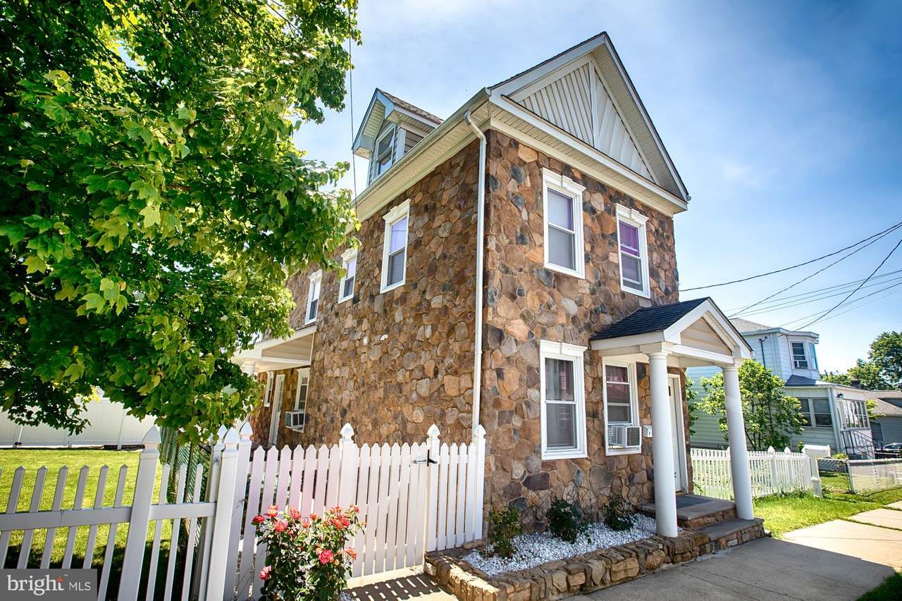 1334 Indiana Avenue - Photo 1