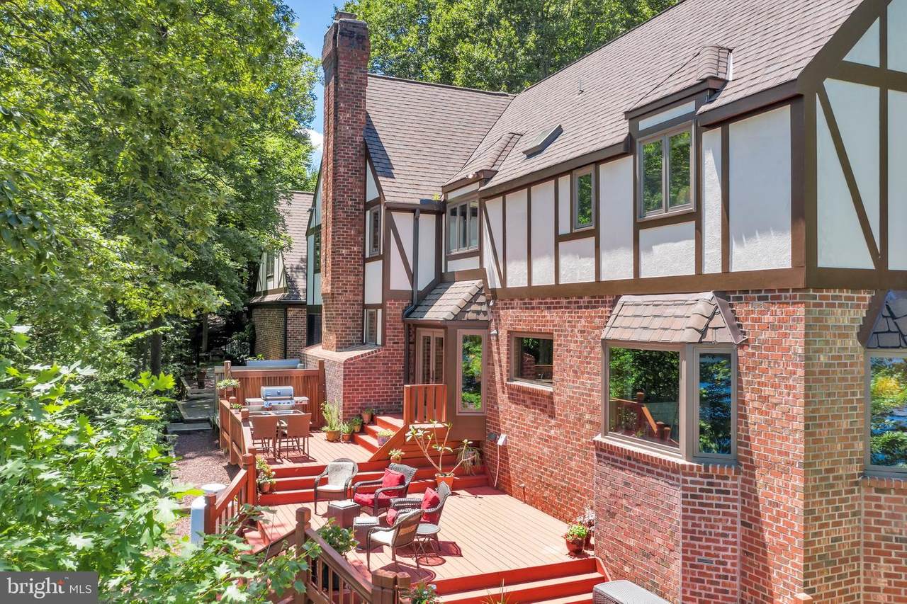2490 Tree House Drive - Photo 1