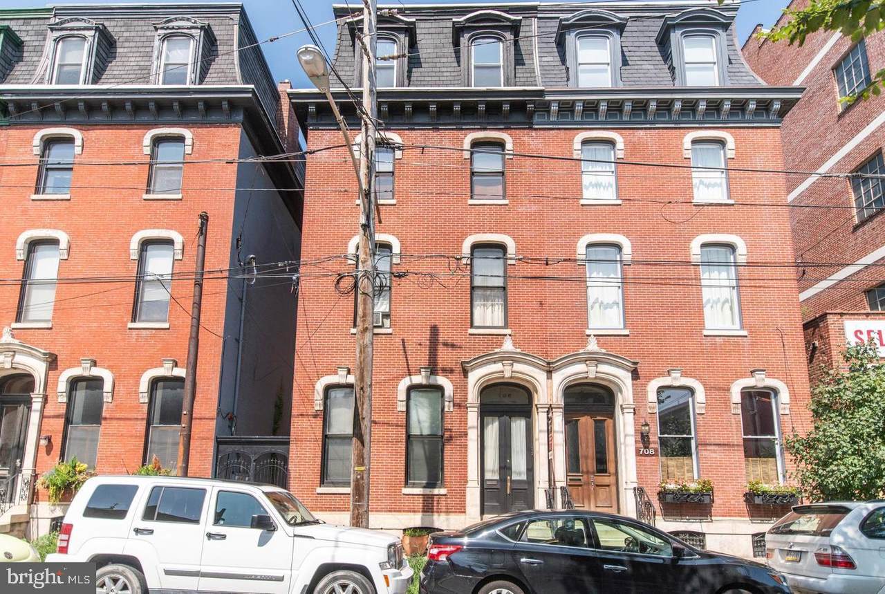 706 5TH Street - Photo 1