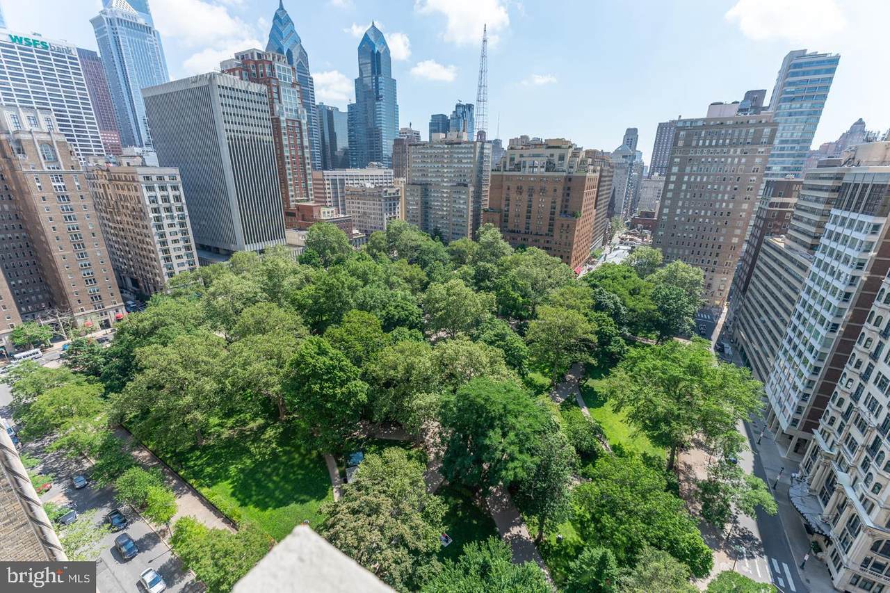 224-30 Rittenhouse Square - Photo 1