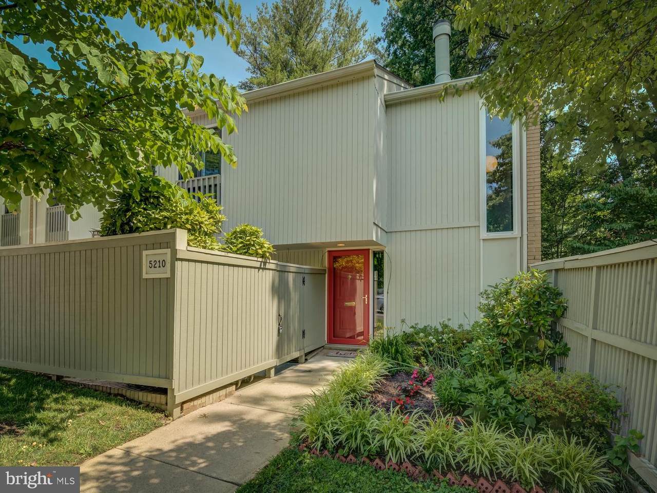 5210 Pooks Hill - Photo 1