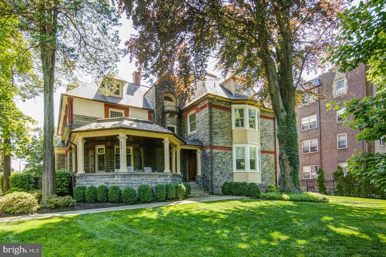 802 Montgomery Avenue - Photo 1