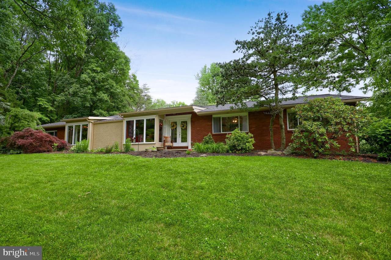 21 Lowell Drive - Photo 1