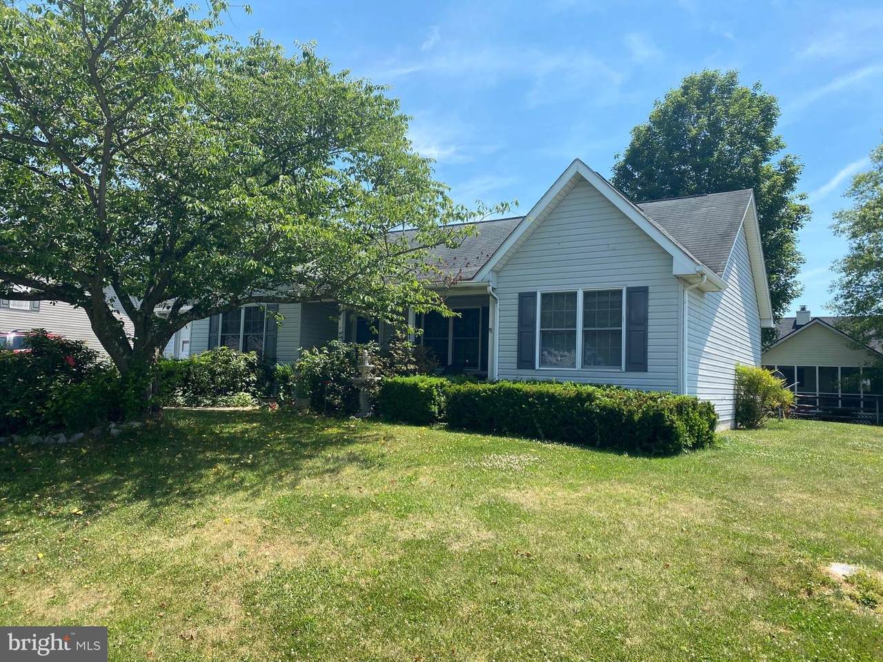 147 Pembroke Lane - Photo 1