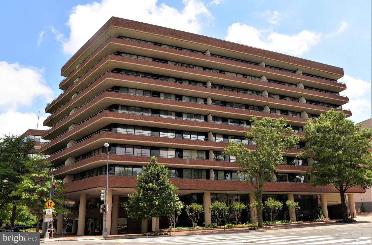 2555 Pennsylvania Avenue - Photo 1