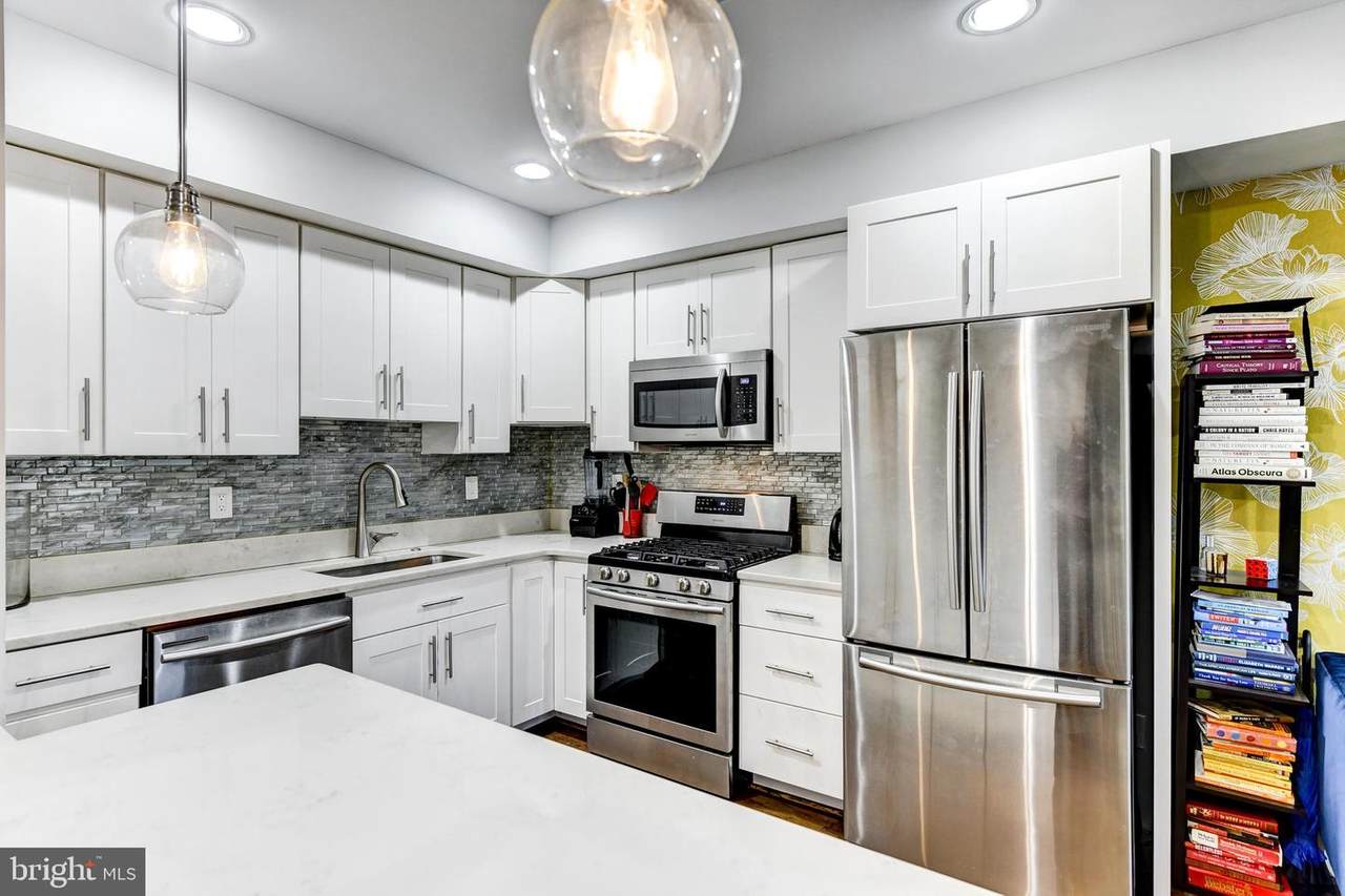 1605 E Street - Photo 1