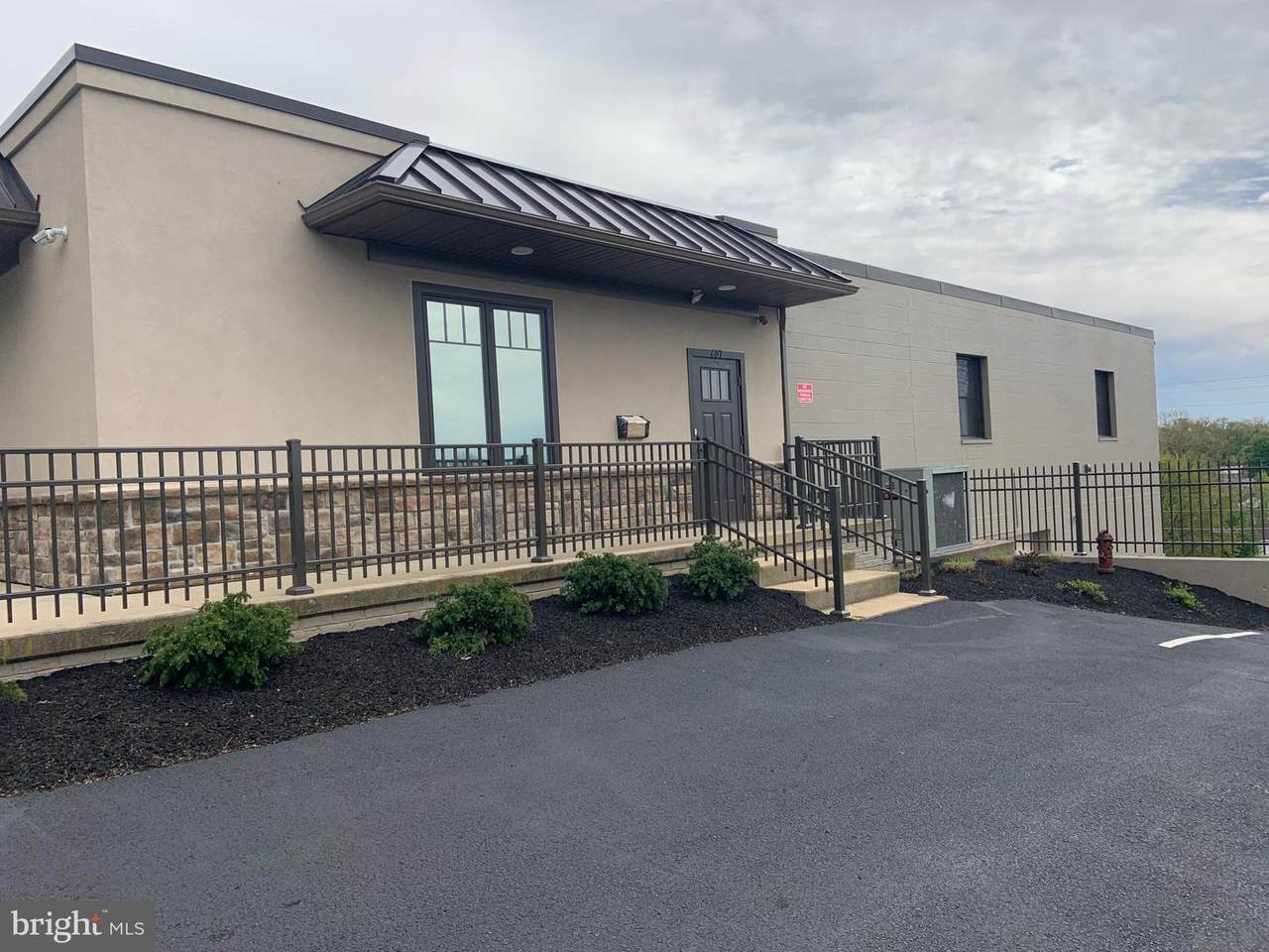 607 Main Street - Photo 1