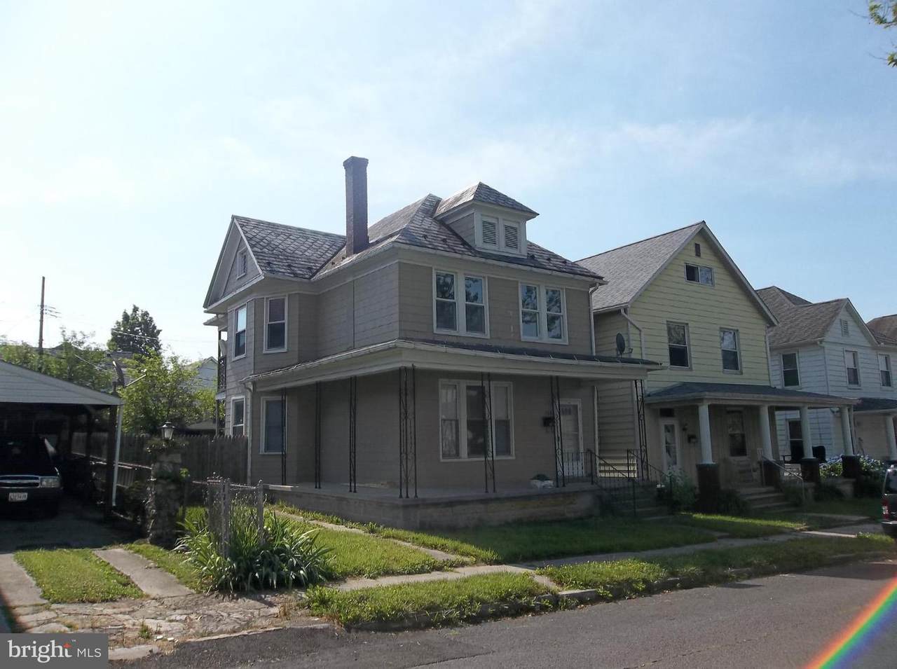 204 Seymour Street - Photo 1