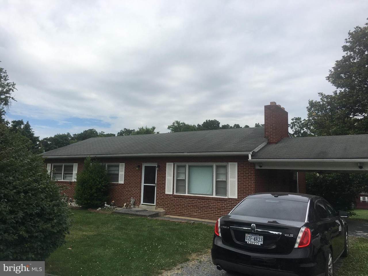 118 Barnett Drive - Photo 1