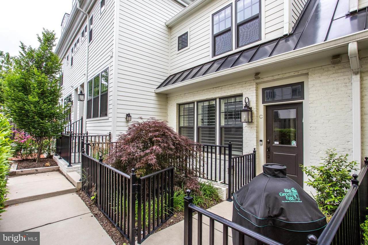 777 Morton Street - Photo 1