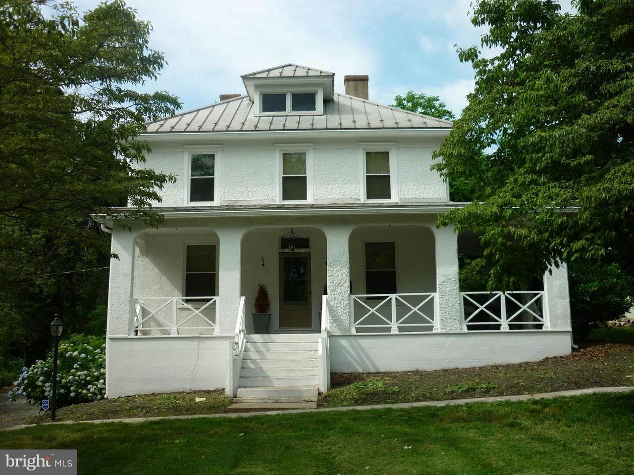 319 Waterloo Street - Photo 1