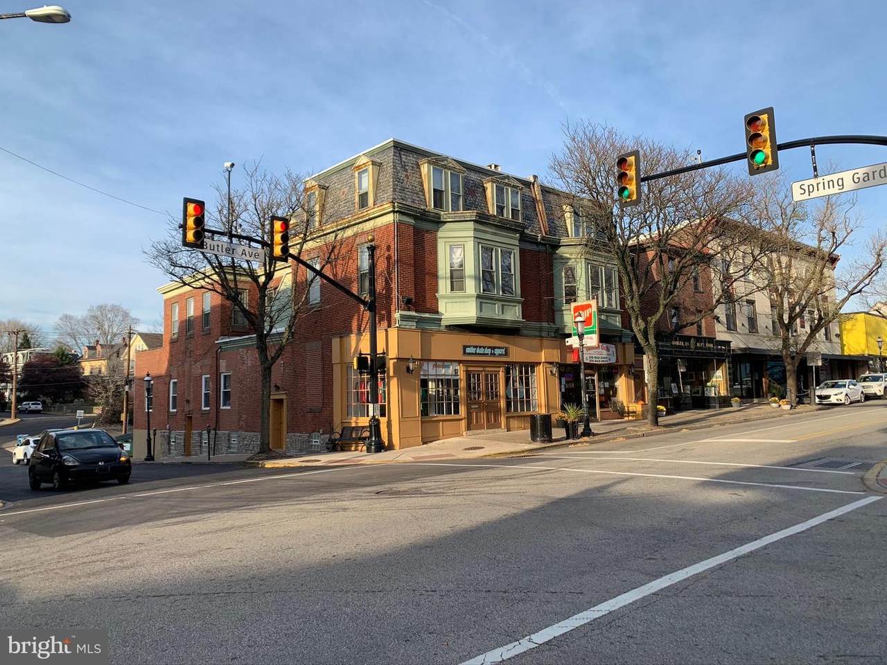 33 Butler Avenue - Photo 1