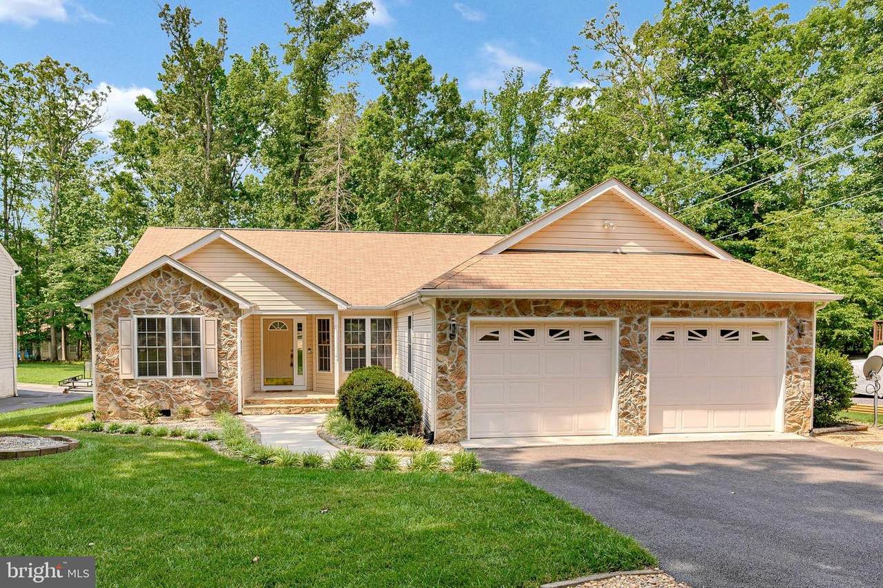 112 Monticello Circle - Photo 1