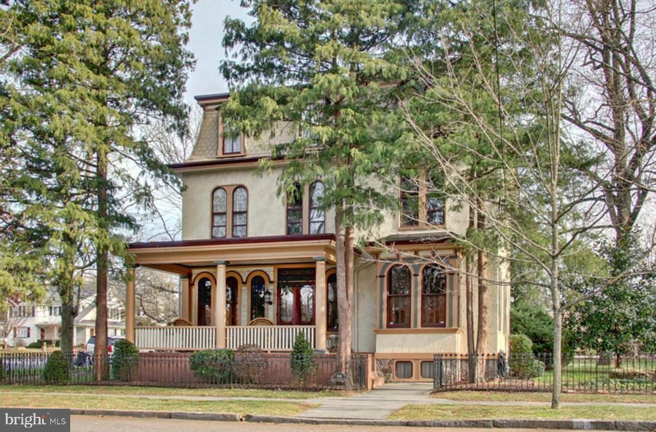 1 Clinton Avenue - Photo 1