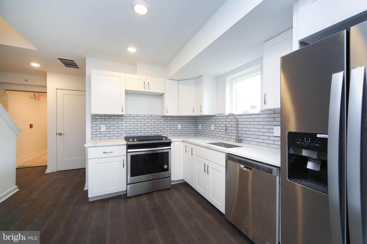 919 20 Street - Photo 1