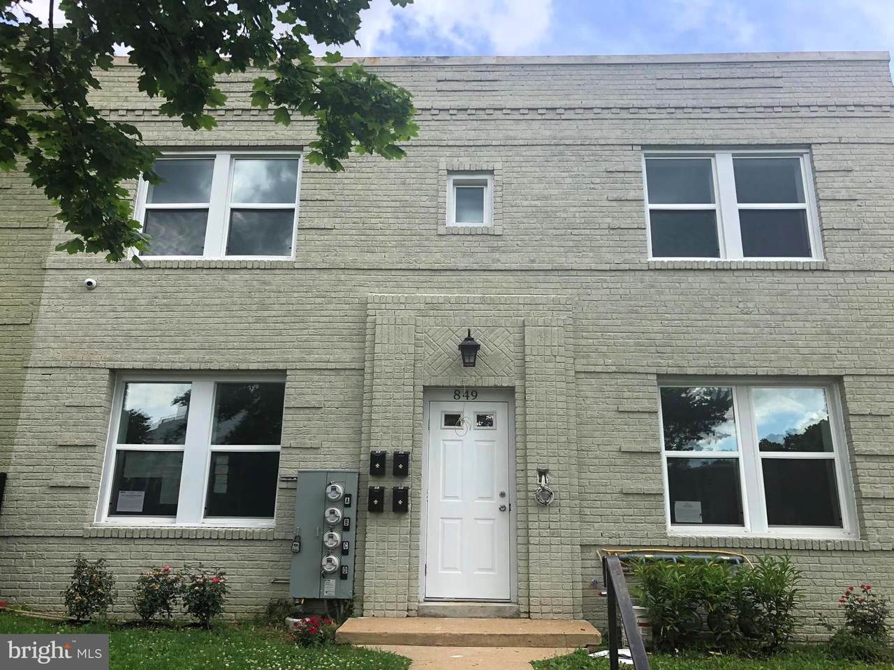 849 19TH Street - Photo 1